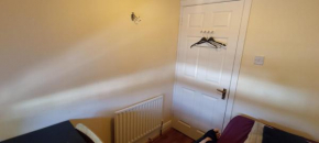 Single Tiny Room (5m2) Homestay